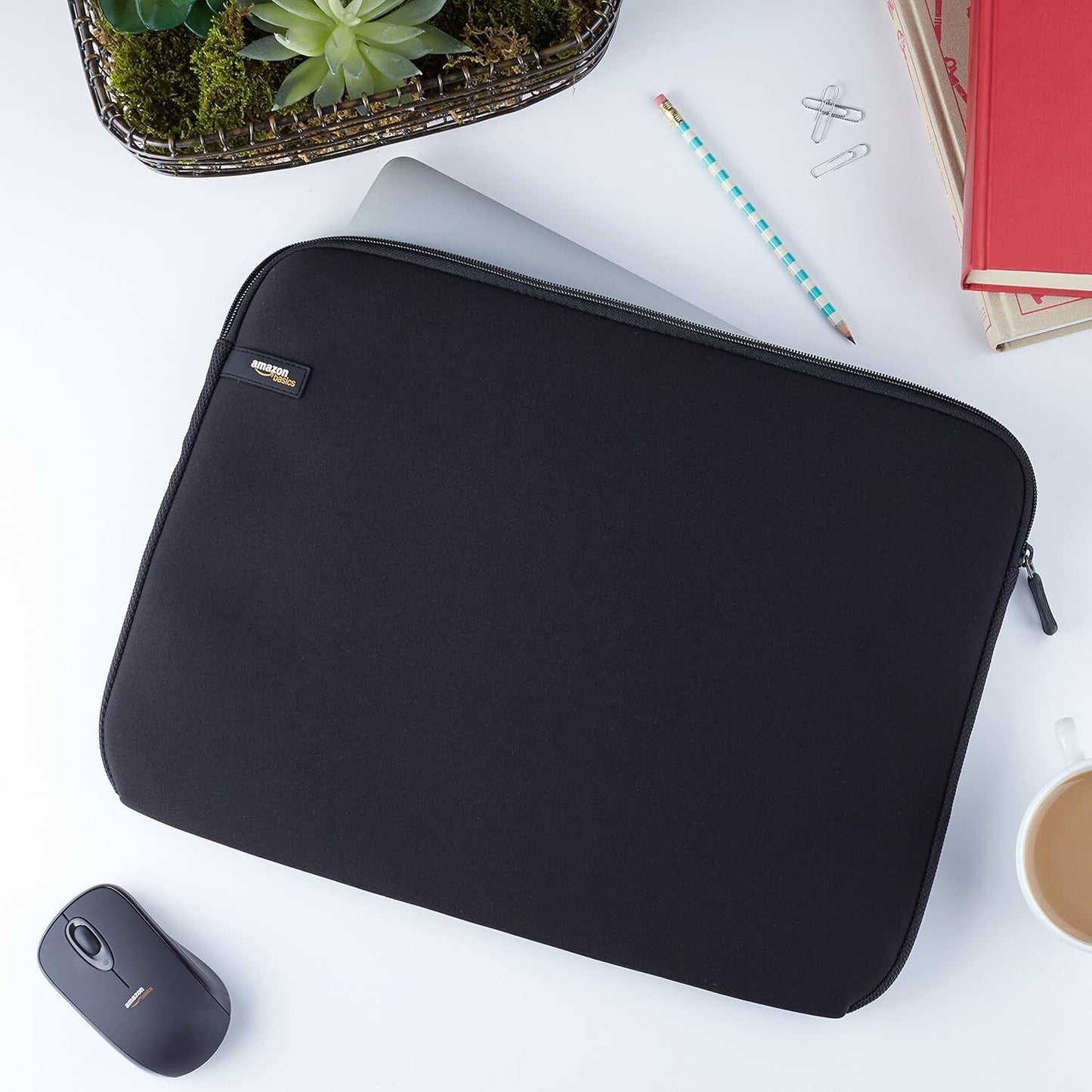 Amazon Basics 133Inch Laptop Sleeve Protective w Zipper Closure Black