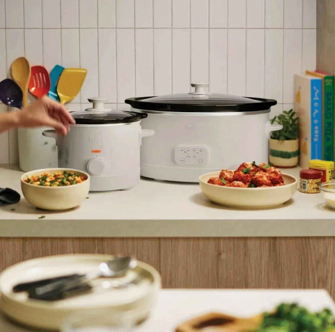 Bella Slow Cooker Set- 6qt Programmable up to 10 hrs, Low, High, Warm Control