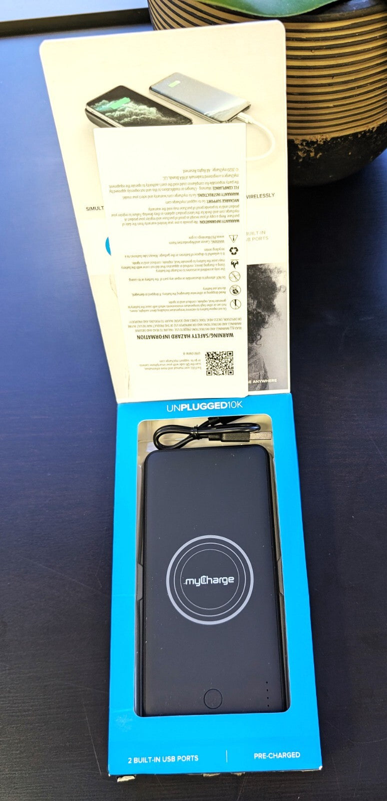 USB 10000 myCharge Unplugged QI Wireless Dual Port mAh Powerbank Charger Black