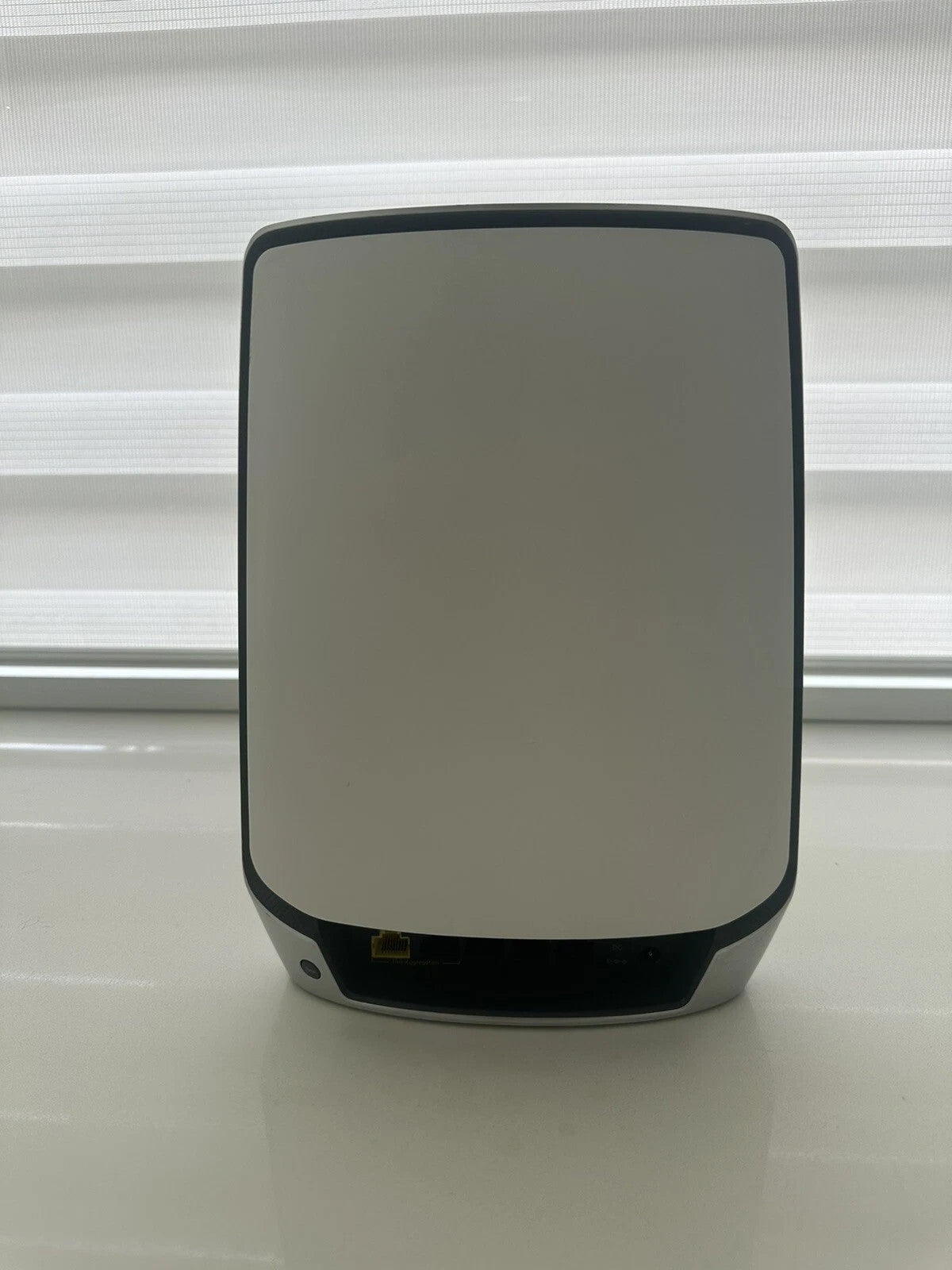 Netgear Orbi RBR840 Router AX5700 Tri-Band WiFi 6 Add-on Mesh Network AX