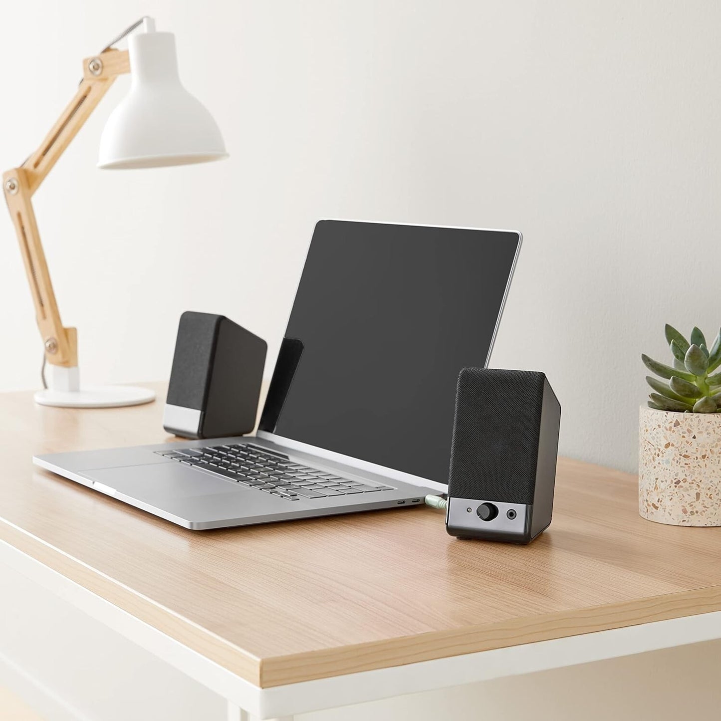 Amazon Basics Computer Speakers for Desktop / Laptop PC USB-Powered Black 2.1