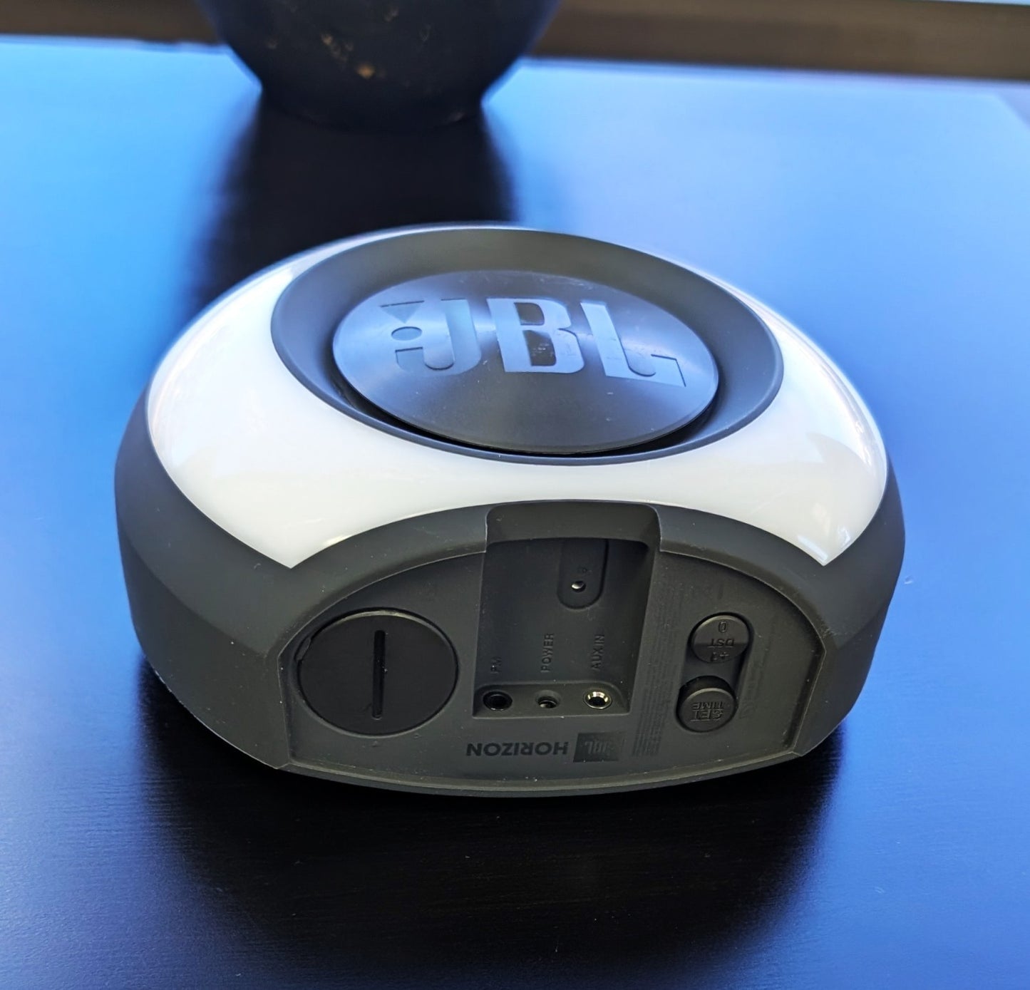 JBL Horizon - Bluetooth Clock Radio with USB Charging and Ambient Light - Black