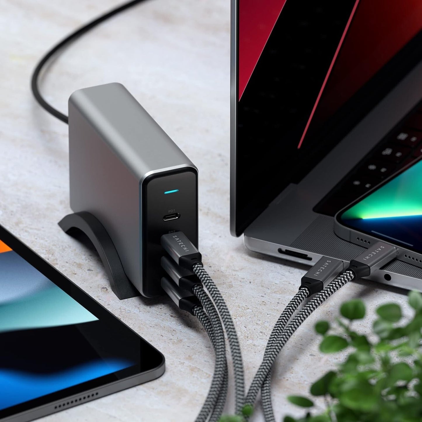 Satechi 4 Port GaN Charging Station 165W USB-C MacBook Pro Air M3 M4 M5