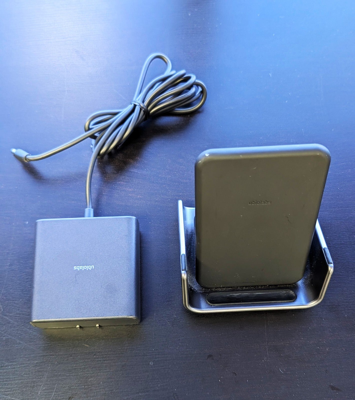 AWC1073 OEM Ubiolabs universal wireless charging mobile phones