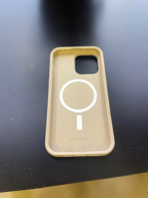 ONLY OtterBox iPhone 14 Pro Max Symmetry SeriesSnaps to MagSafe Brown
