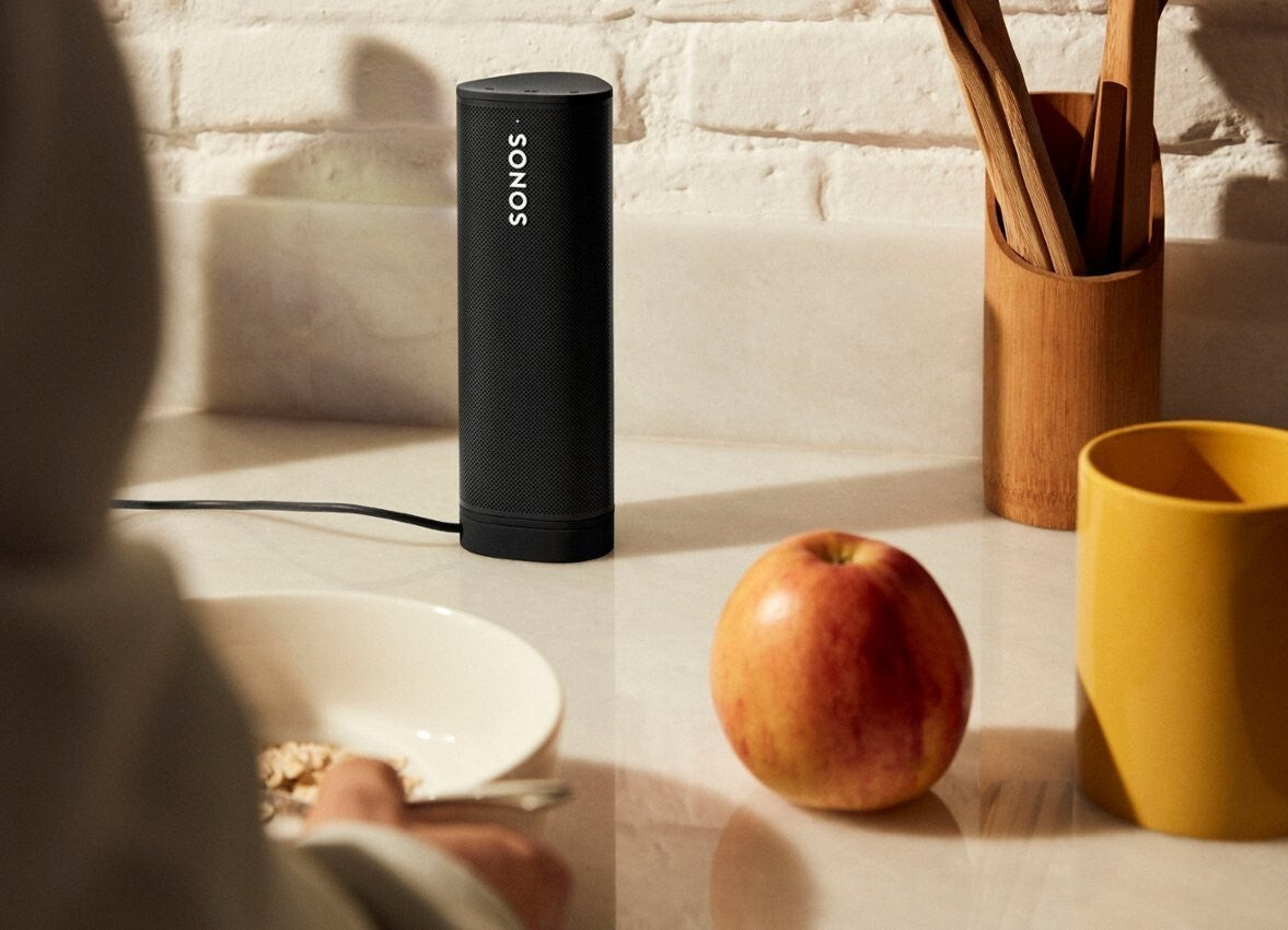 Sonos Roam Portable Smart Speaker Bundle Black Charging Stand Water Resistant
