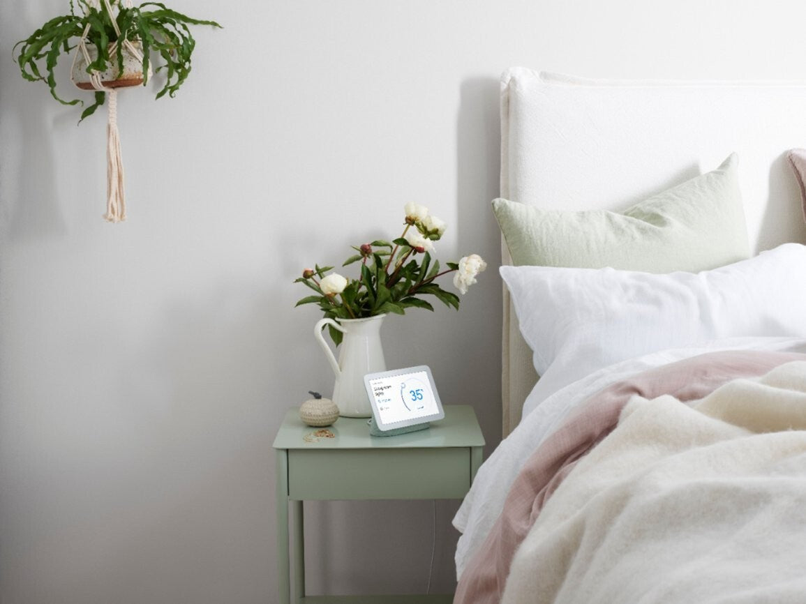 Nest Hub 7” Smart Display with Google Assistant (2nd Gen) - Chalk