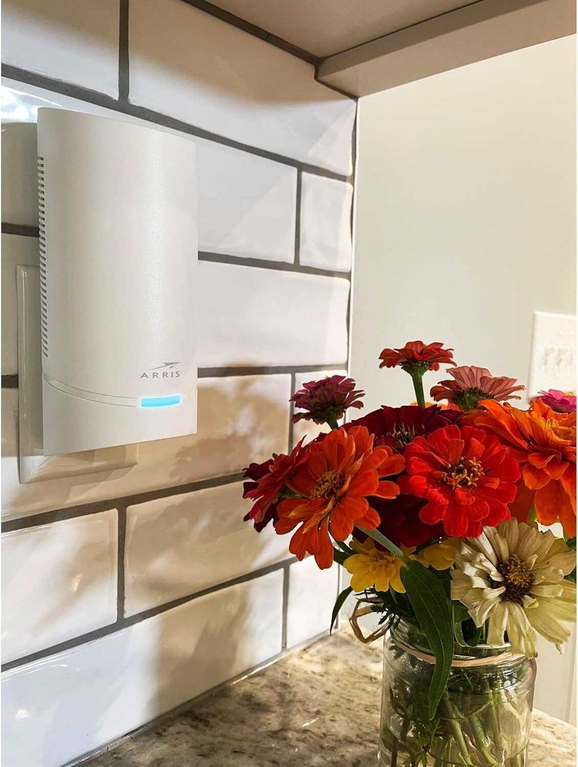 ARRIS W122 Surfboard mAX Mesh WiFi 6 System Speeds up to 66 Gbps Cover