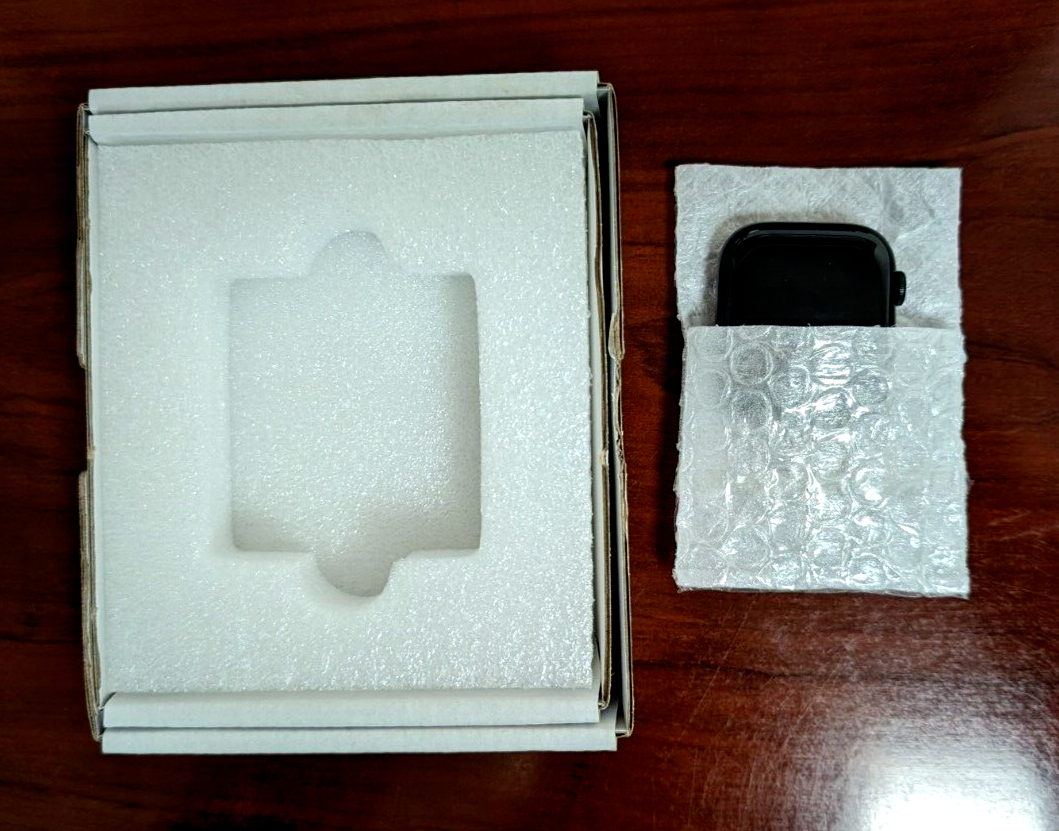 Apple Watch Series 8 GPS 45mm – Midnight Aluminum, Fitness, Blood Oxygen, Retina