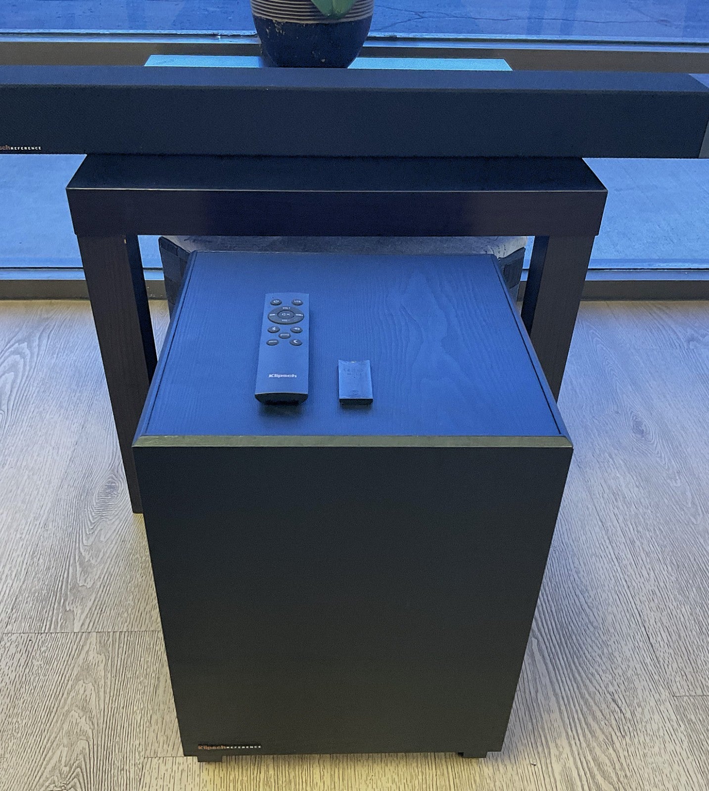 Klipsch Cinema 400 Soundbar + 8" Wireless Subwoofer HDMI ARC Home Theater