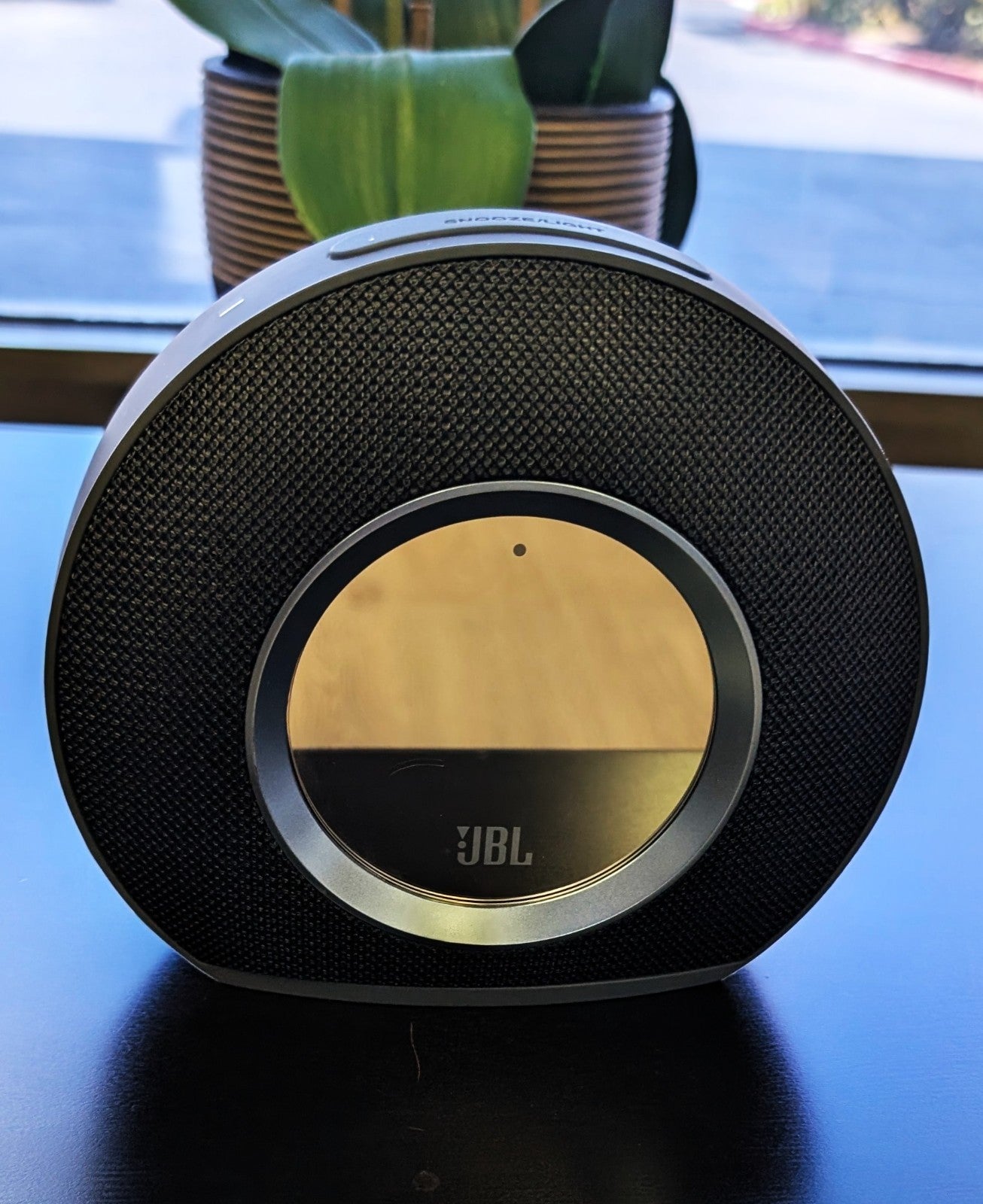 JBL Horizon - Bluetooth Clock Radio with USB Charging and Ambient Light - Black