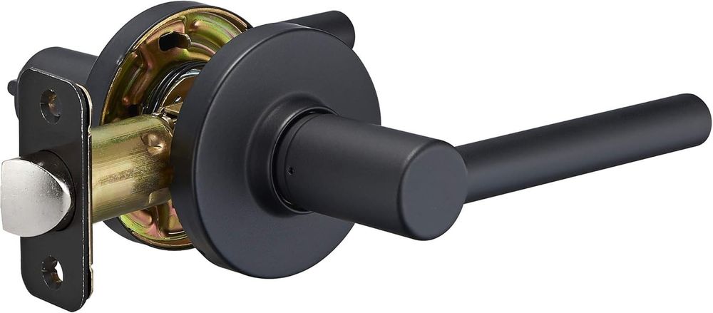 Amazon Basics Contemporary Madison Passage Door Lever for 1-3/8" to 1-3/4" Thick